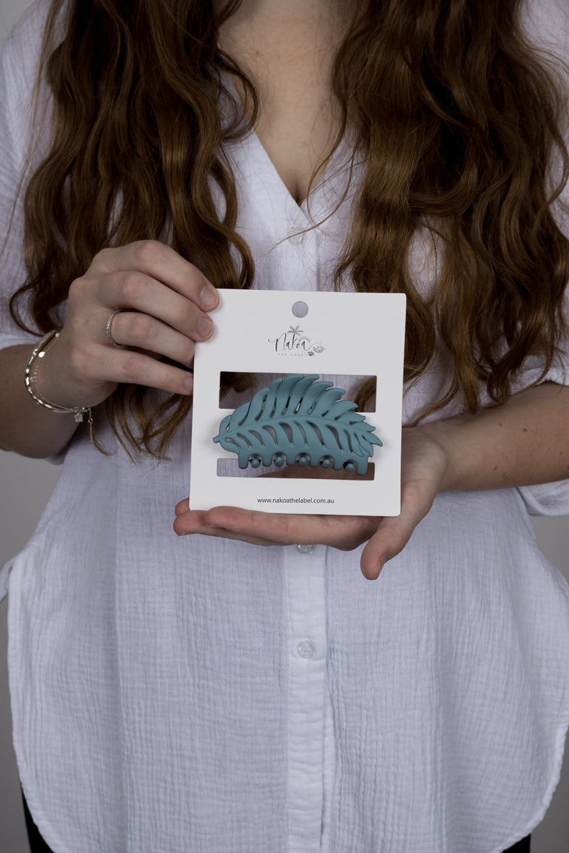 Claw Clip -- Leaf - Light Blue