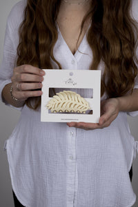 Claw Clip -- Leaf - Medium - Ivory