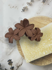 Claw Clip - Frangipani Flower Trio - Tiramisu