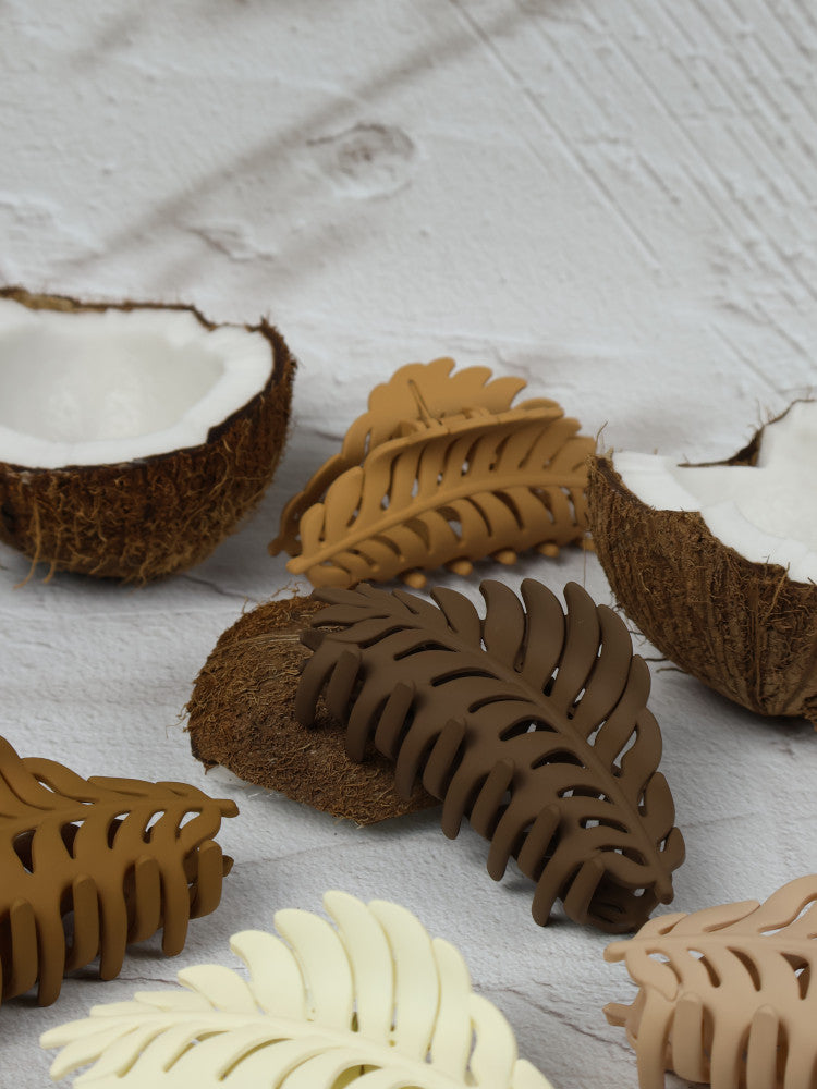 Claw Clip - Leaf - Medium - Chocolate
