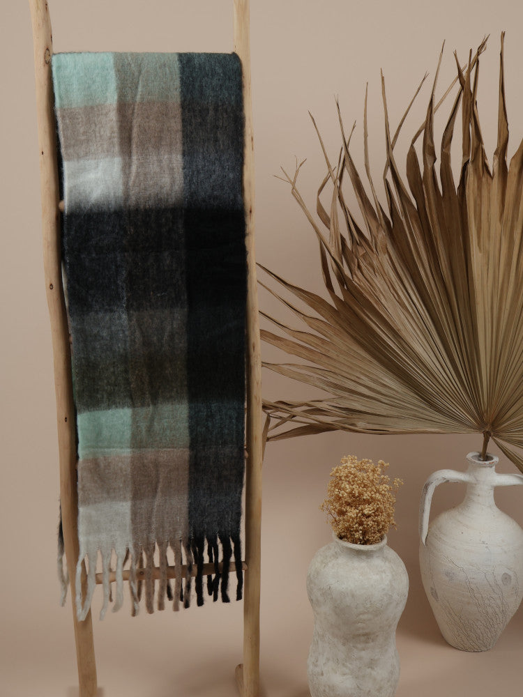 Fluffy Oversized Scarf - Alaska - Dove
