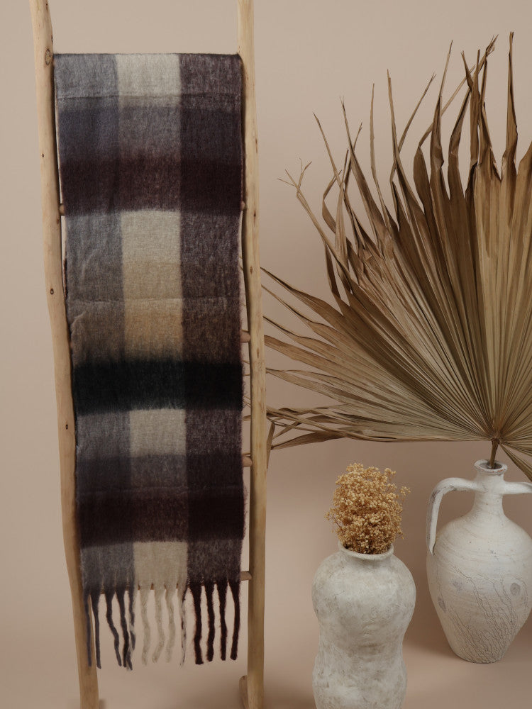 Fluffy Oversized Scarf - Alaska - Mocha