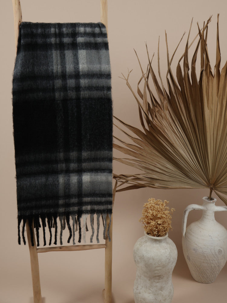 Fluffy Oversized Scarf - Alaska - Midnight
